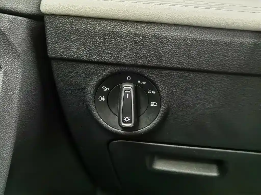 Volkswagen Tiguan L 2023 — фото 21