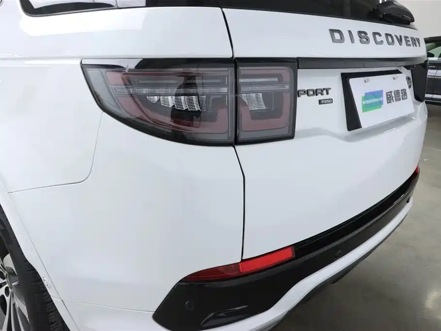 Land Rover Discovery Sport 2023 — фото 34