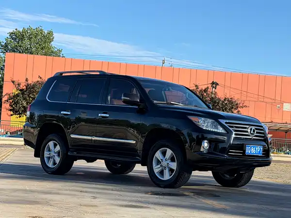 Lexus LX 2013
