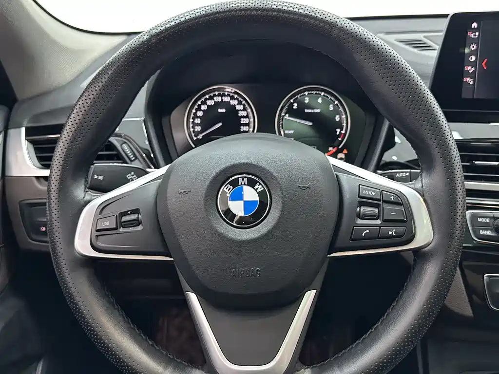 BMW X1 2022 — фото 12