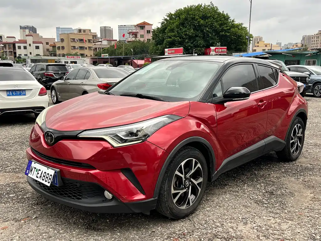 Toyota C-HR 2018 — фото 3