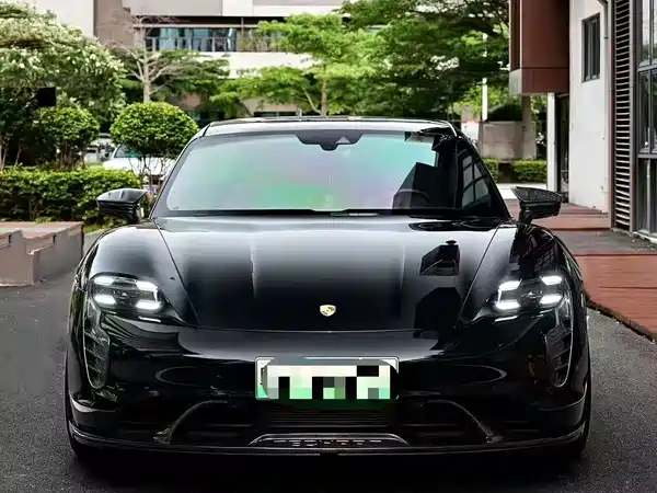 Porsche Taycan 2023