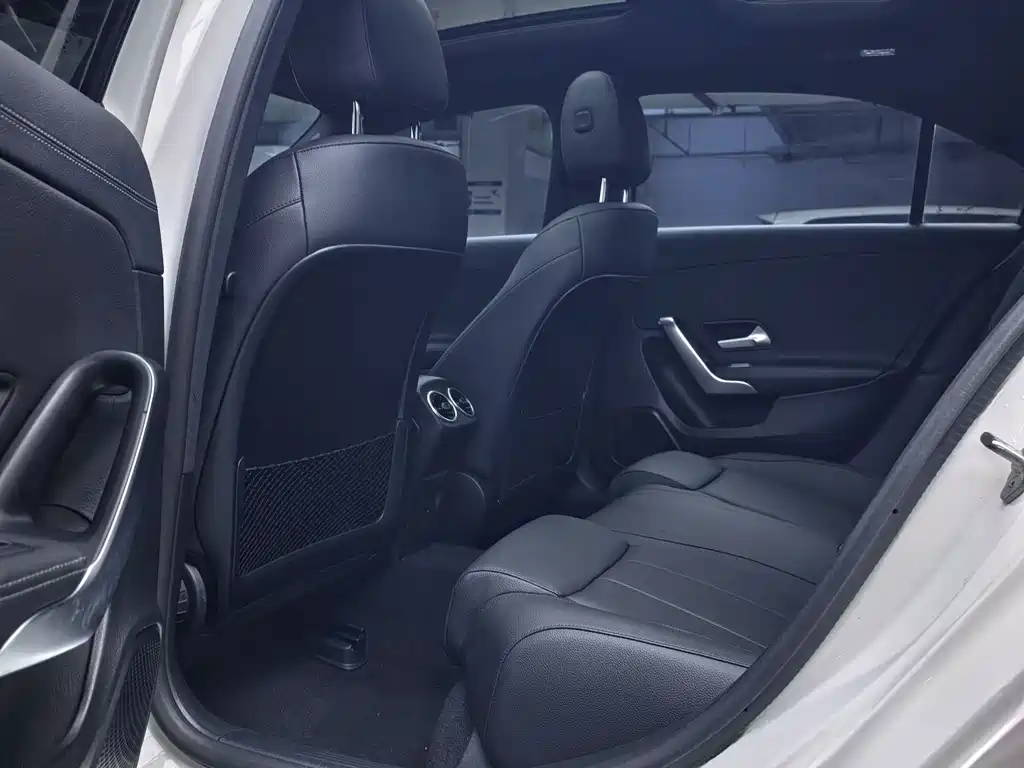 Mercedes-Benz A-Class 2023 — фото 18