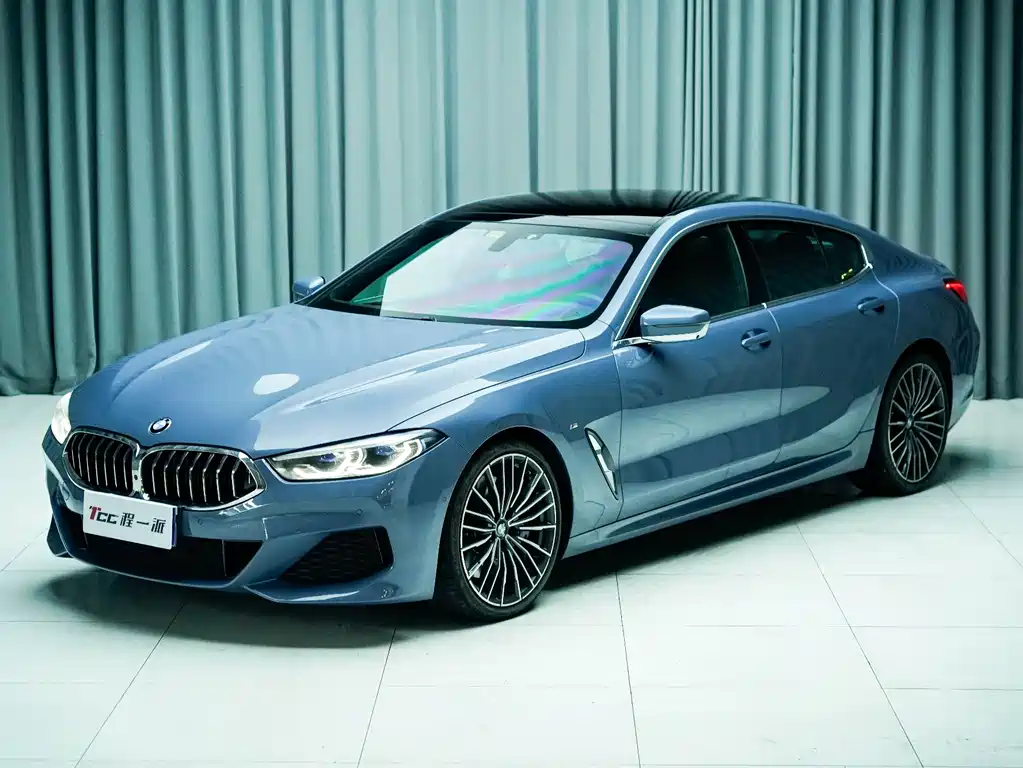 BMW 8 Series 2020 — фото 1