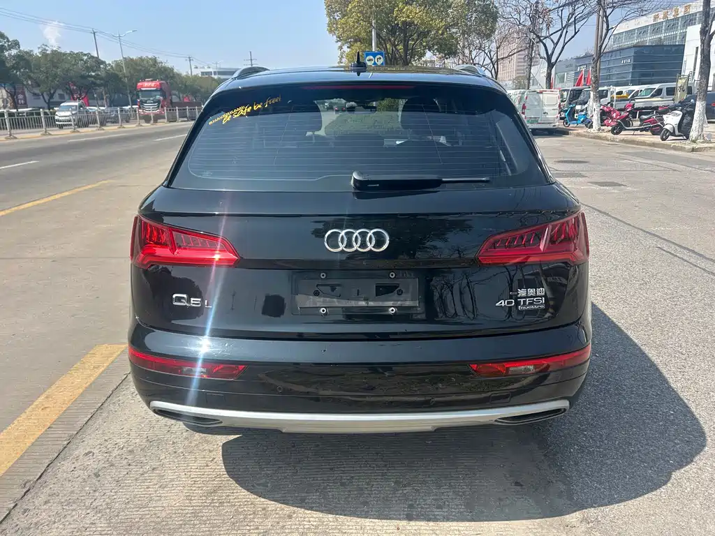 Audi Q5L 2019 — фото 8