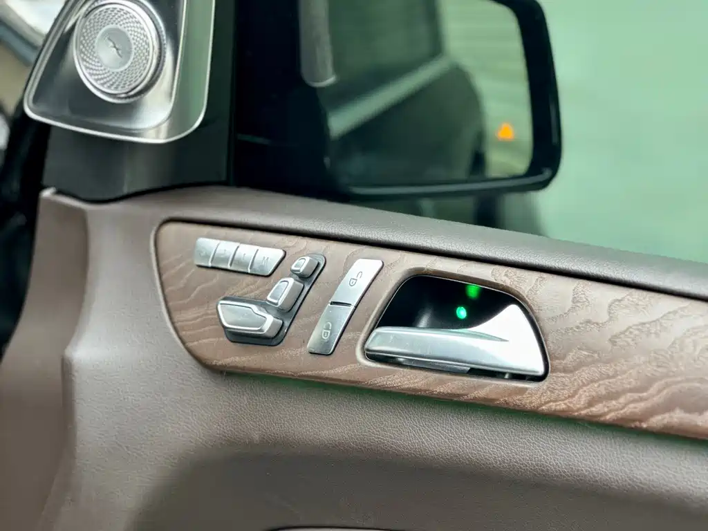 Mercedes-Benz GLS 2016 — фото 45