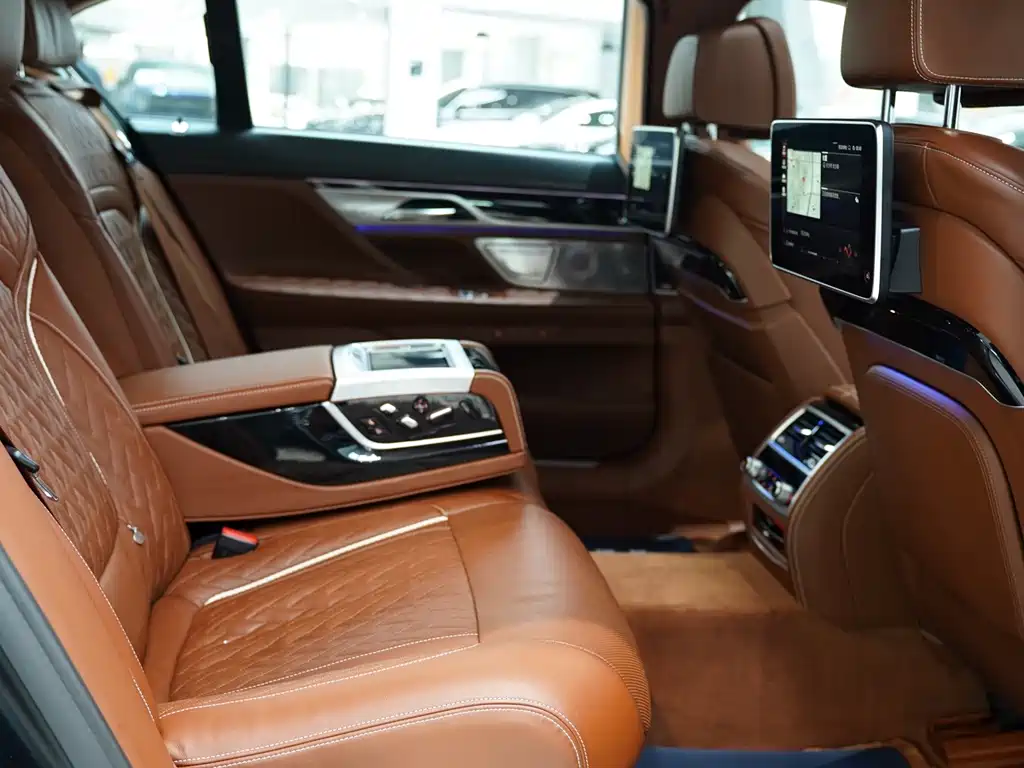 BMW 7 Series 2022 — фото 13