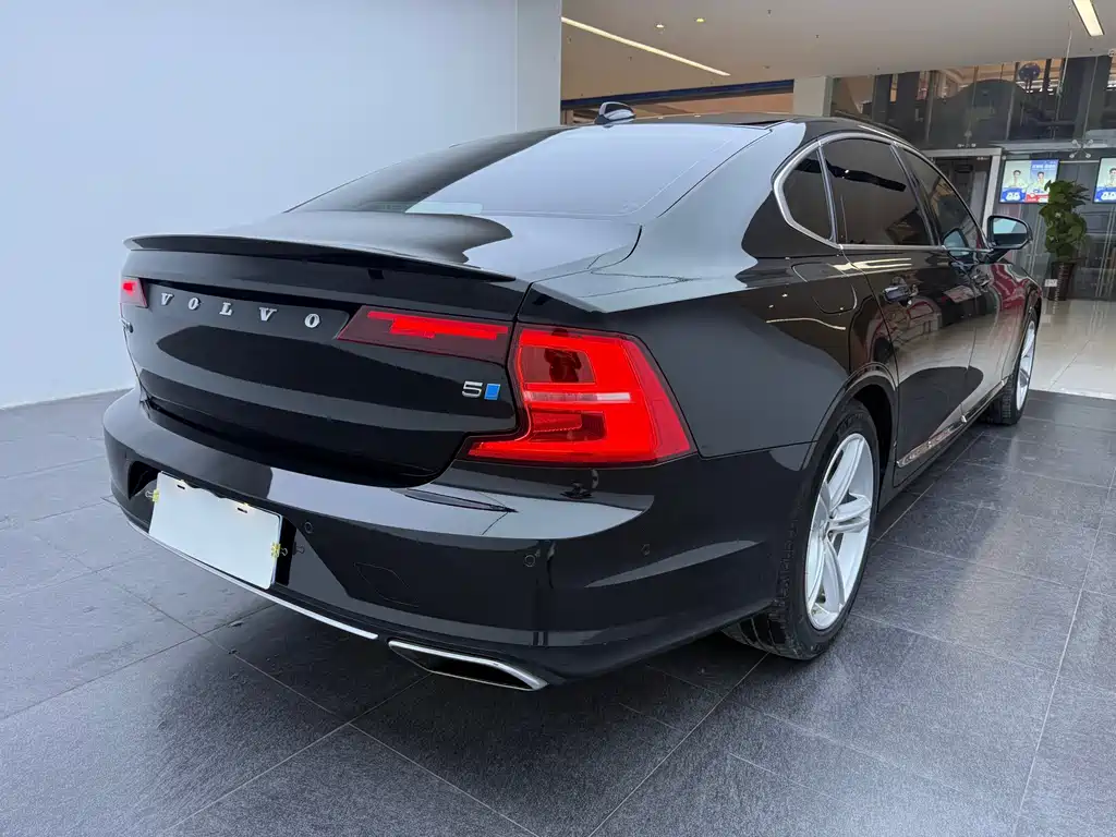Volvo S90 2017 — фото 9