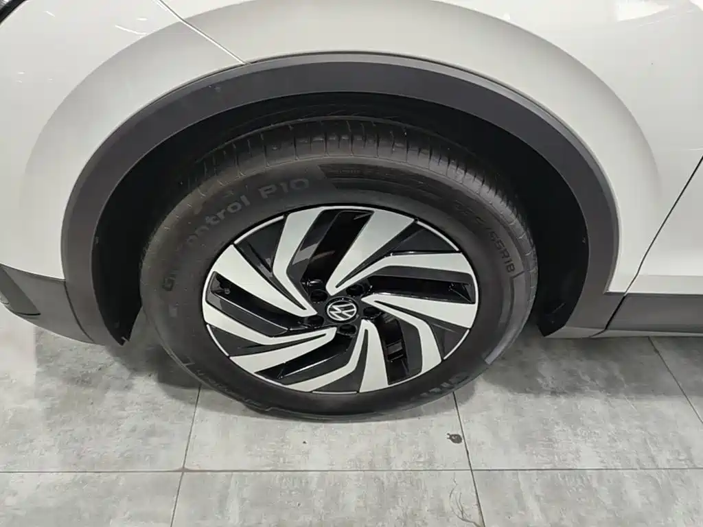 Volkswagen Tiguan L 2024 — фото 23