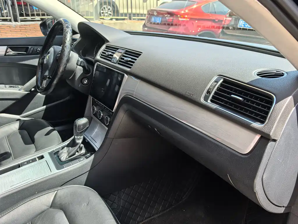 Volkswagen Passat 2015 — фото 15