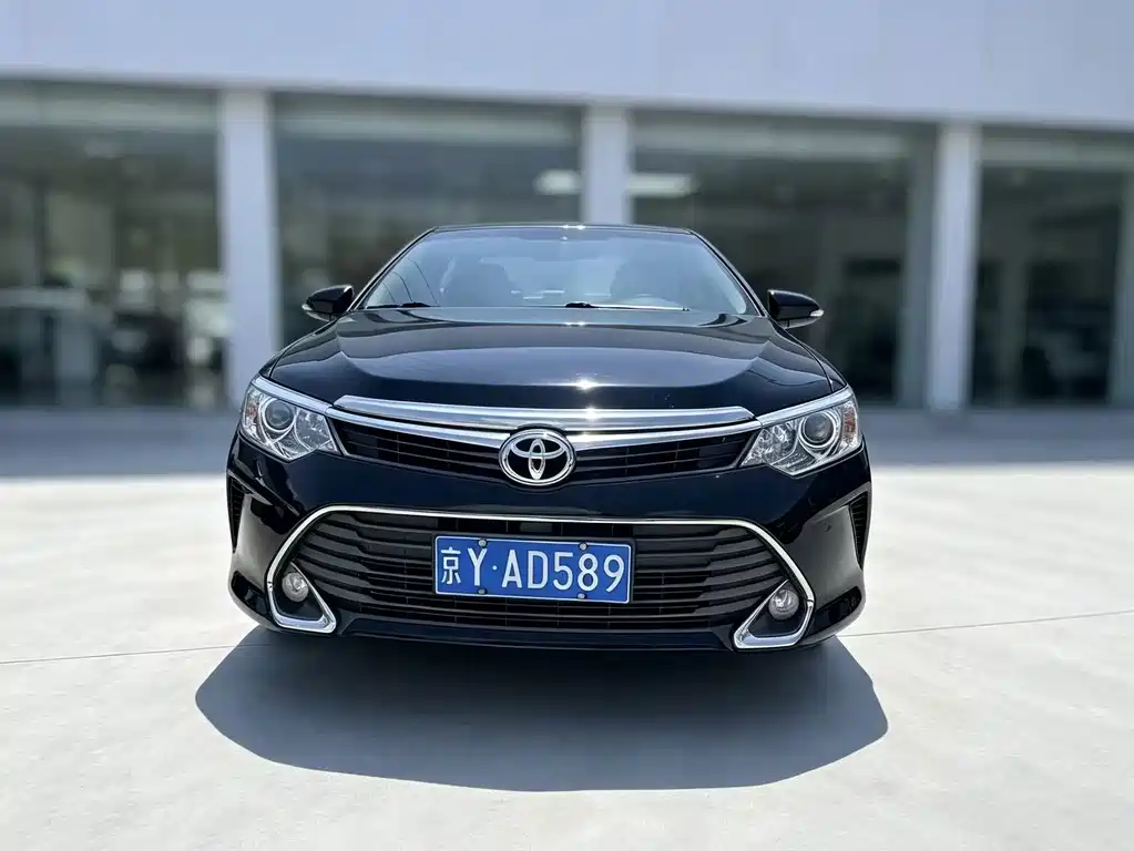 Toyota Camry 2016 — фото 2