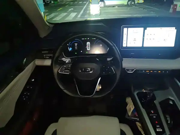 Geely Xingrui 2022