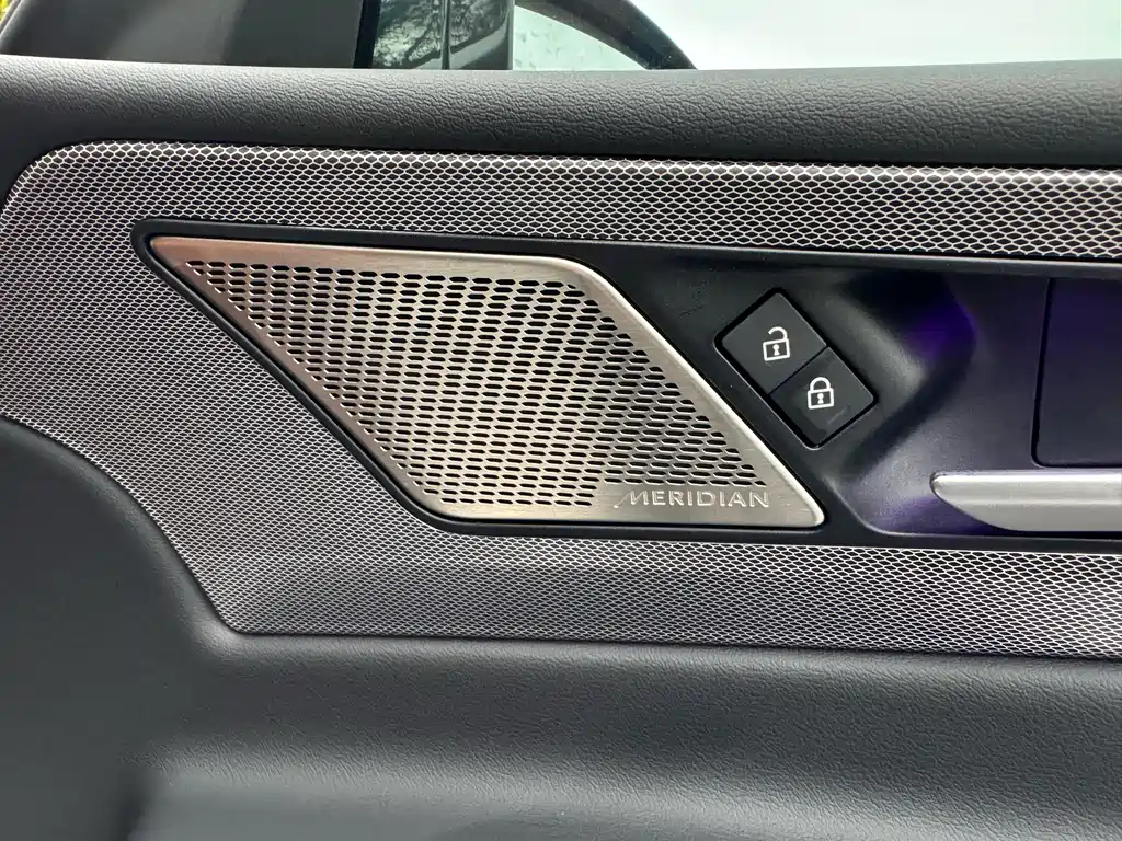 Jaguar XEL 2025 — фото 19