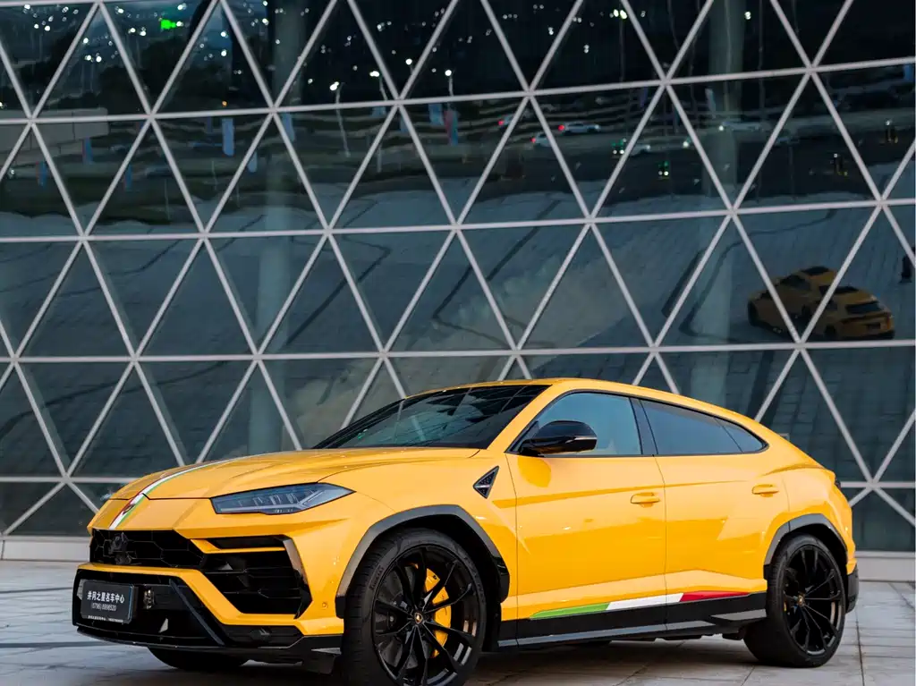 Lamborghini Urus 2023 — фото 24