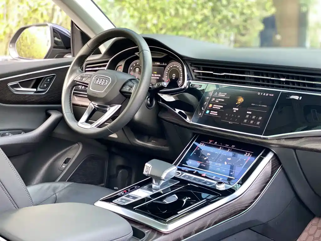Audi Q8 2021 — фото 12
