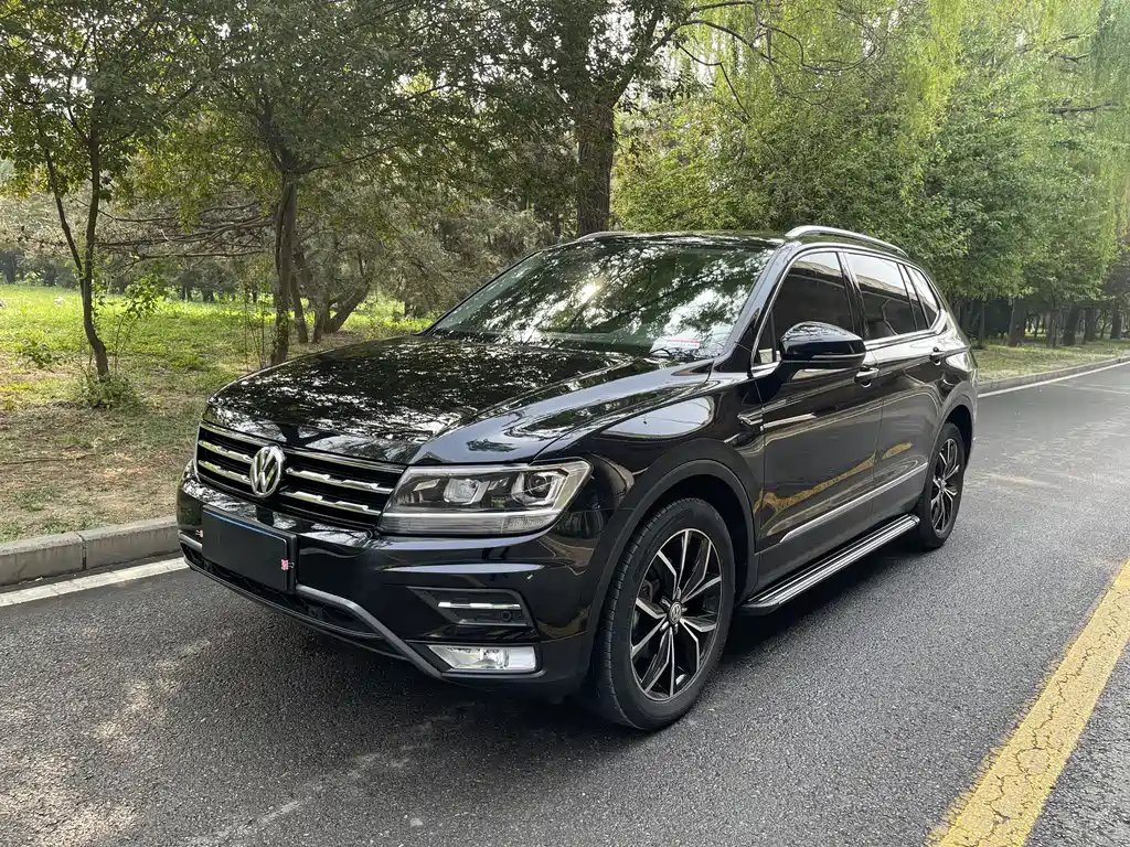 Volkswagen Tiguan L 2020 — фото 1