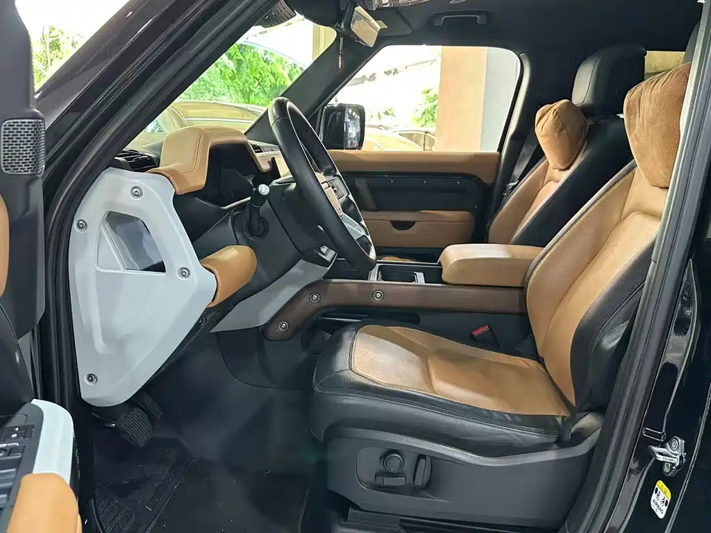 Land Rover Defender 2023 — фото 10