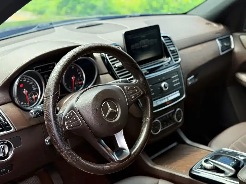 Mercedes-Benz GLE 2017 — фото 11
