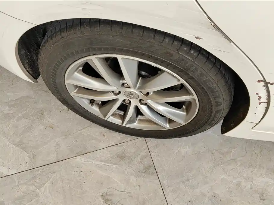 Infiniti Q50 2014
