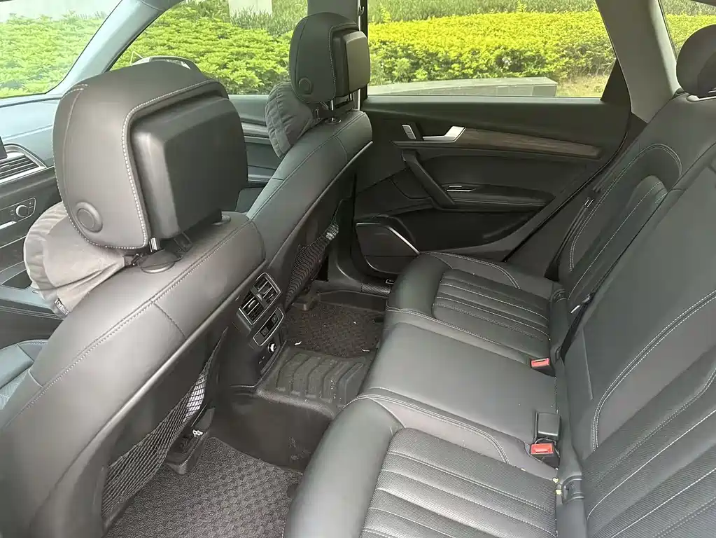 Audi Q5L 2023 — фото 12