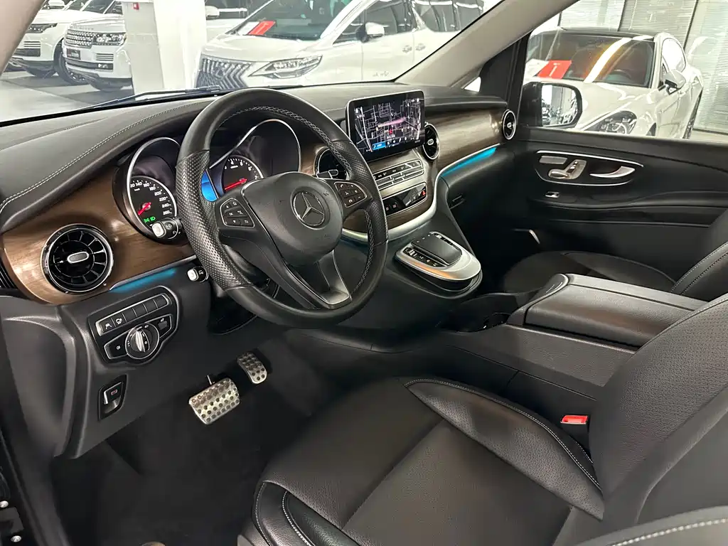 Mercedes-Benz V-Class 2022 — фото 12