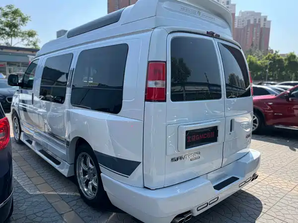 GMC SAVANA 2016