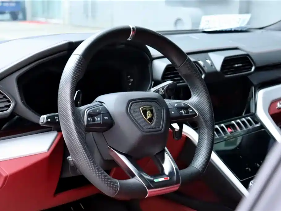 Lamborghini Urus 2020 — фото 11