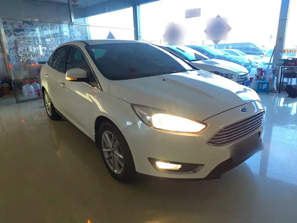Ford Focus 2017 — фото 22