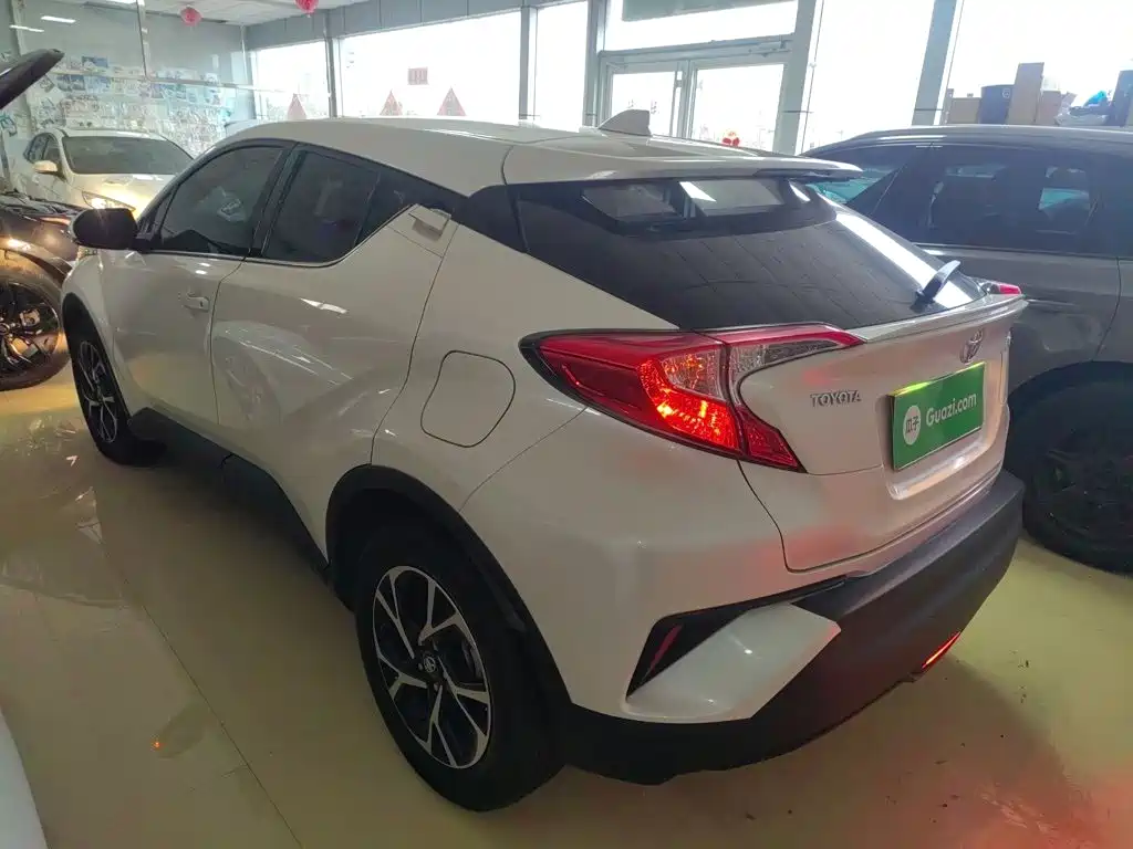 Toyota C-HR 2021 — фото 23
