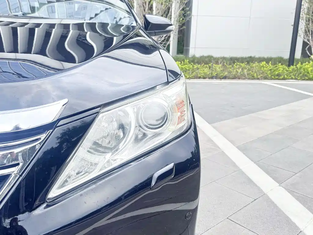 Toyota Camry 2013 — фото 25