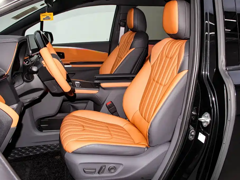 Toyota Granvia — фото 15