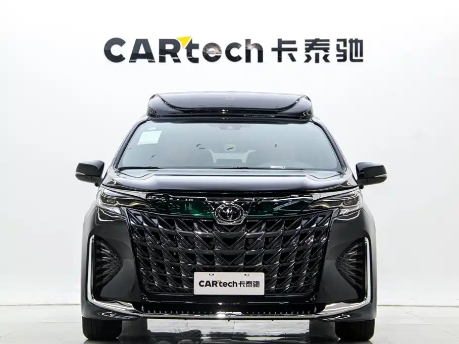 Toyota Granvia — фото 2
