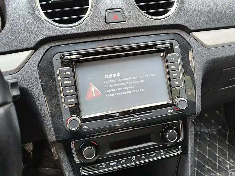 Volkswagen Jetta 2015 — фото 13