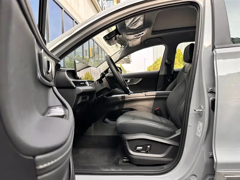 Chery Tiggo 8 PRO NEV 2025 — фото 19
