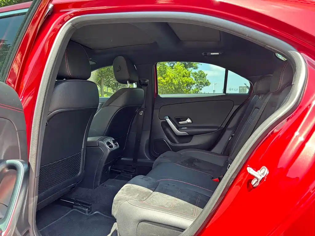 Mercedes-Benz A-Class 2024 — фото 10