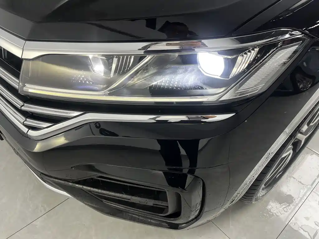 Volkswagen Touareg 2019 — фото 16