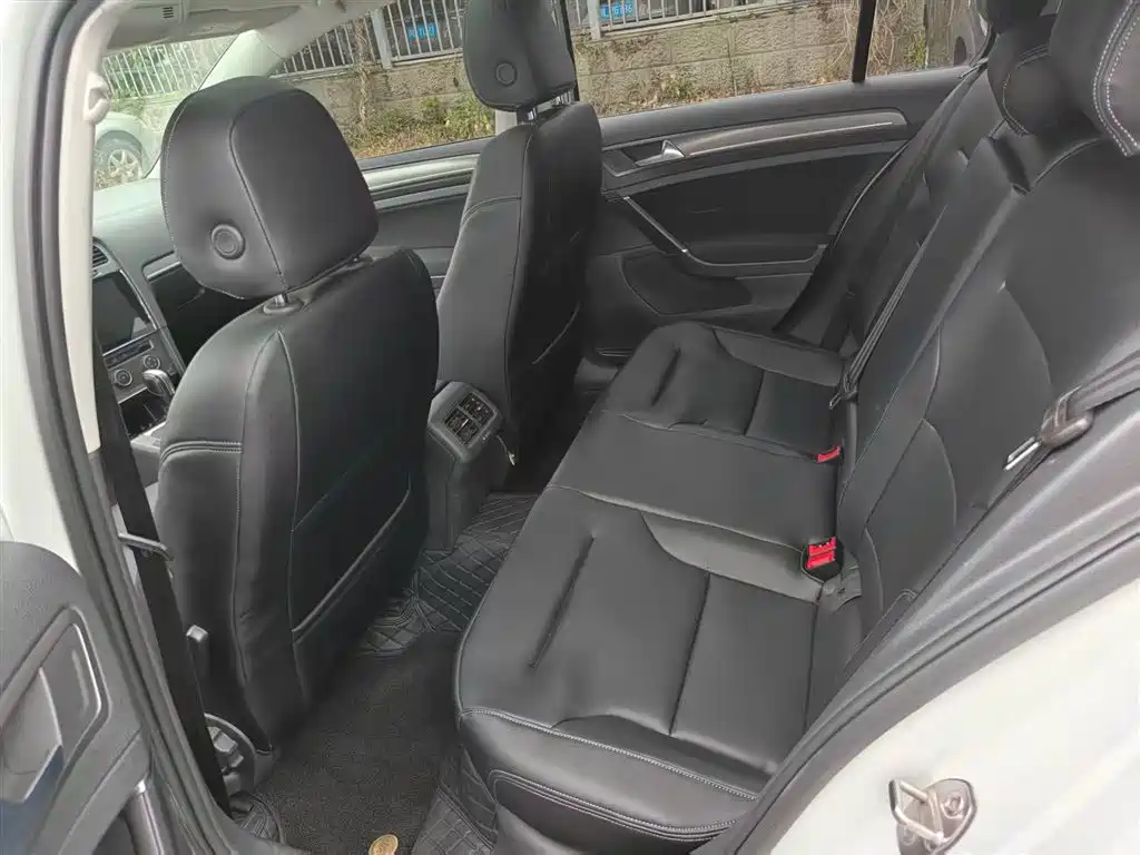 Volkswagen Golf 2016