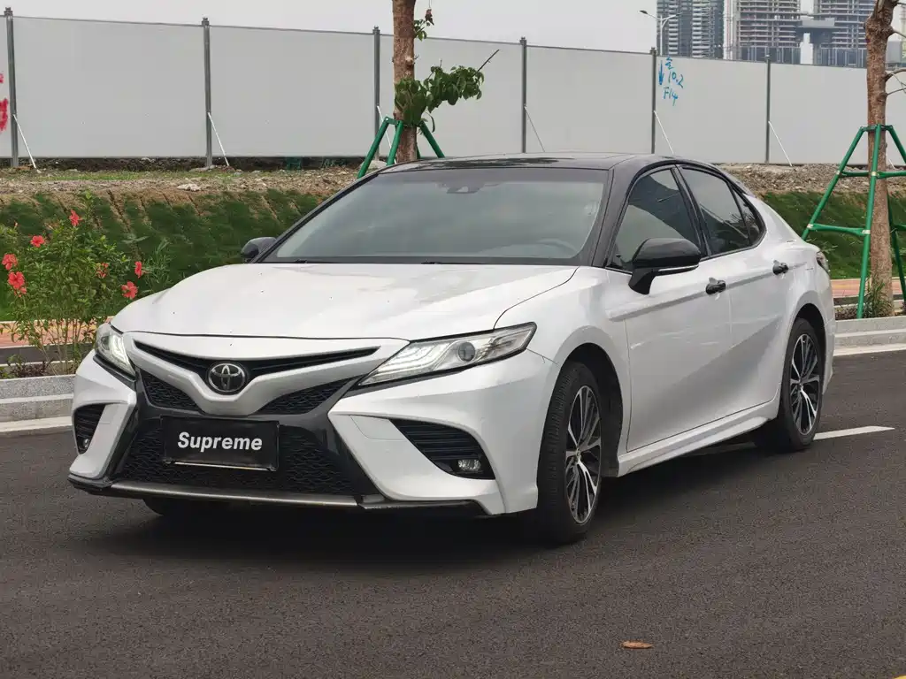 Toyota Camry 2020 — фото 11