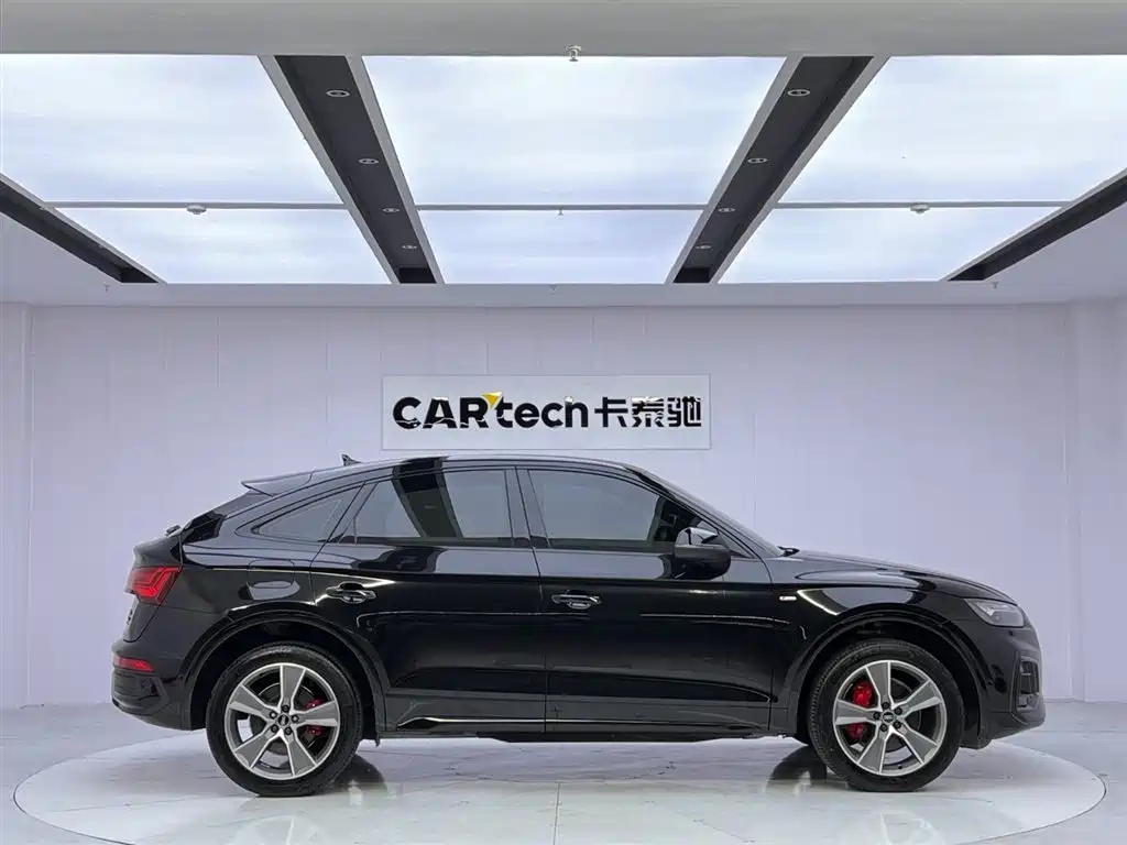 Audi Q5L Sportback 2023 — фото 6
