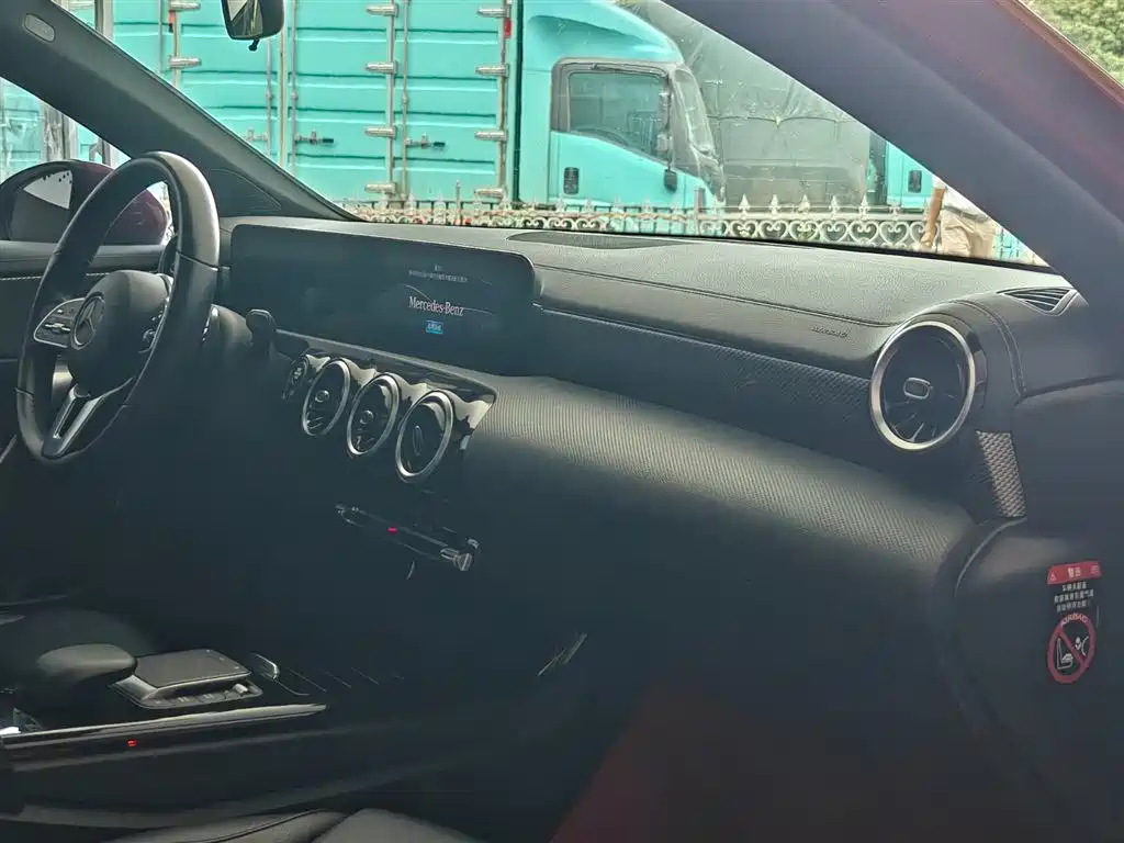 Mercedes-Benz A-Class 2022 — фото 13