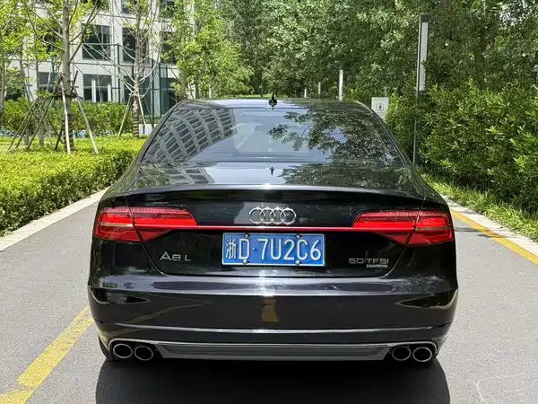Audi A8 2013