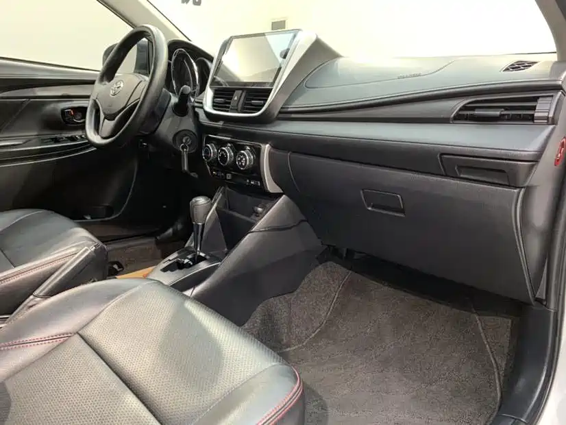 Toyota Yaris L 2019 — фото 10