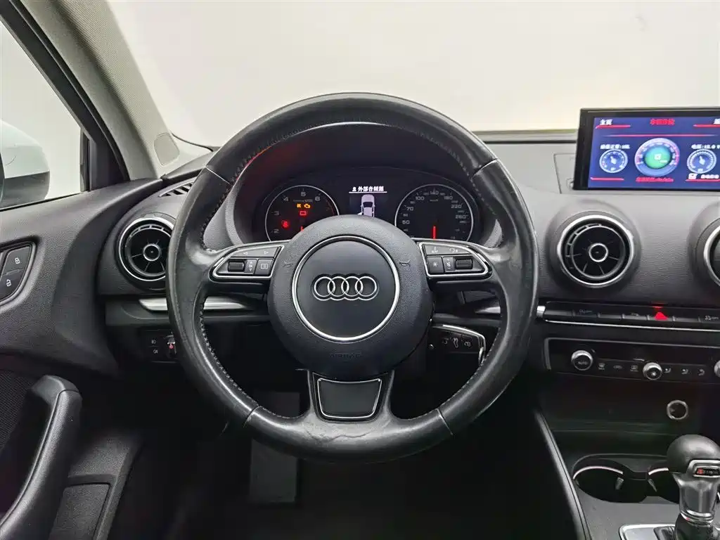 Audi A3 2015 — фото 11