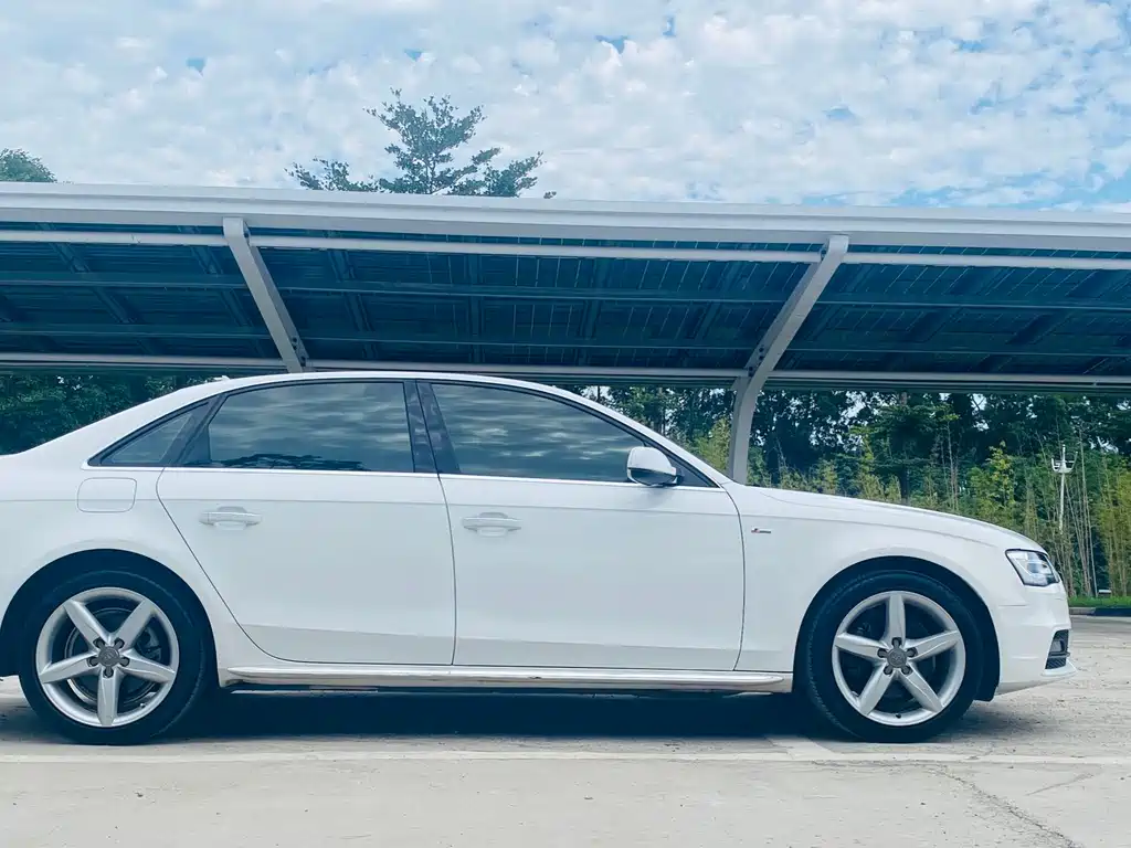 Audi A4L 2016