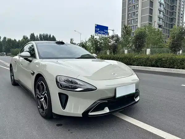 Xiaomi SU7 2024