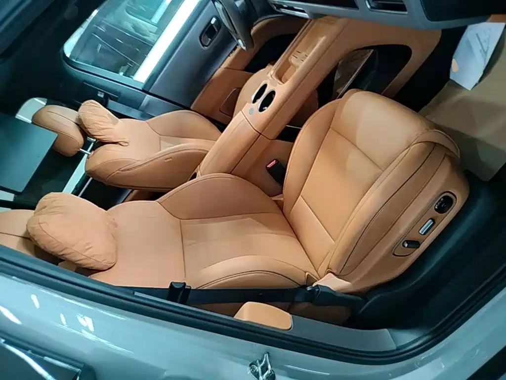Li Auto i8 2025 — фото 25
