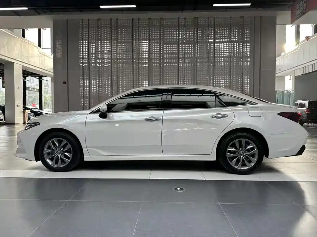 Toyota Avalon 2022 — фото 5