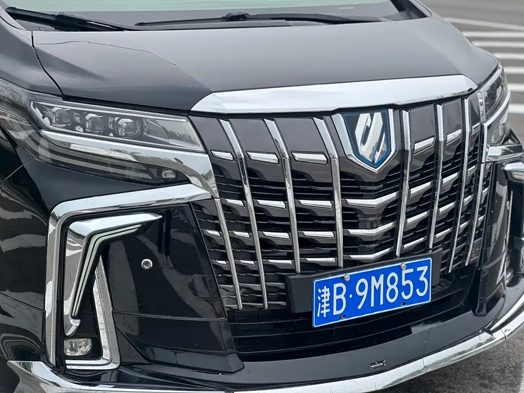 Toyota Alphard 2017 — фото 23