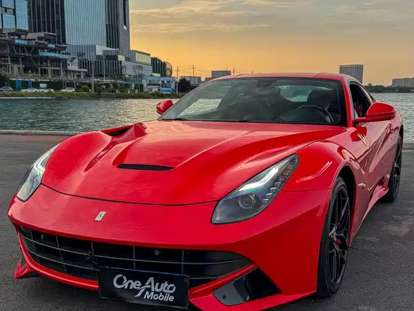 Ferrari F12berlinetta 2013