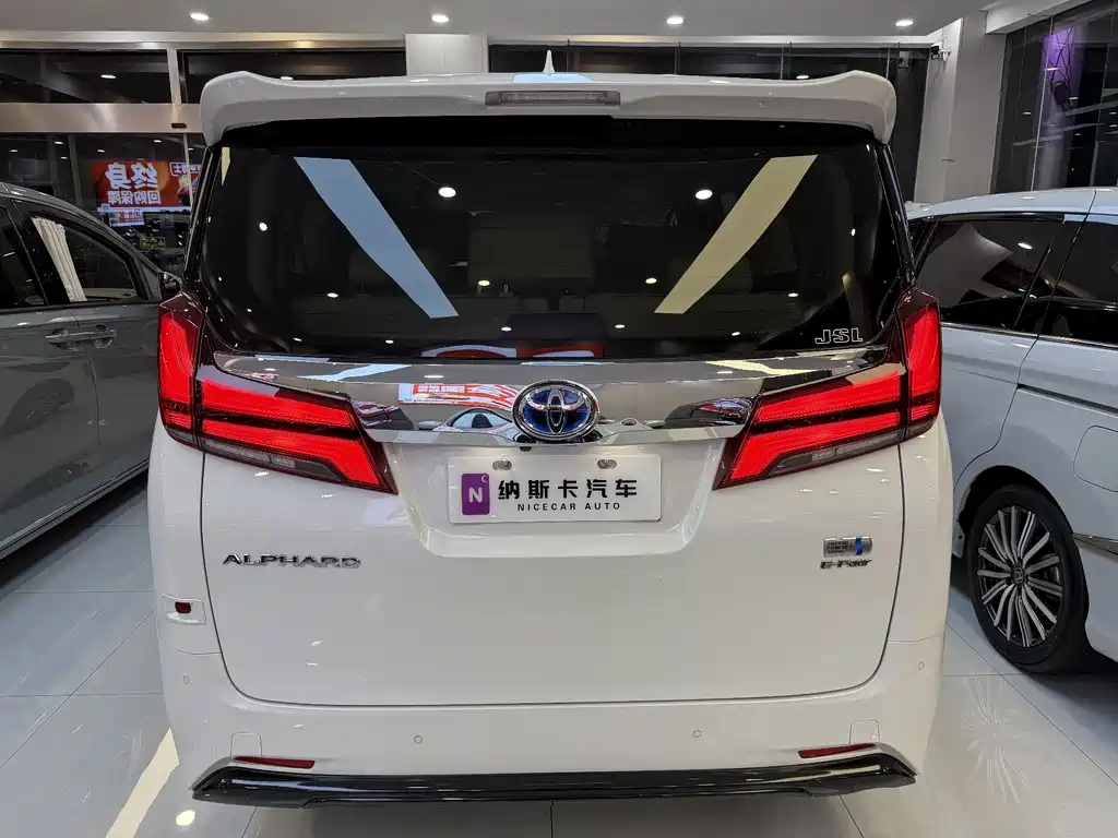 Toyota Alphard 2020 — фото 4